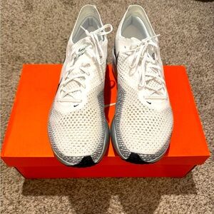 LIKE NEW!!! Men’s Size 12 Nike Vaporfly 3!